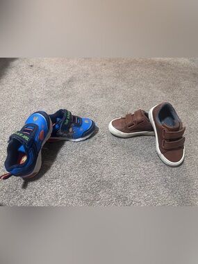 Lot of 2 toddler sneakers size 7